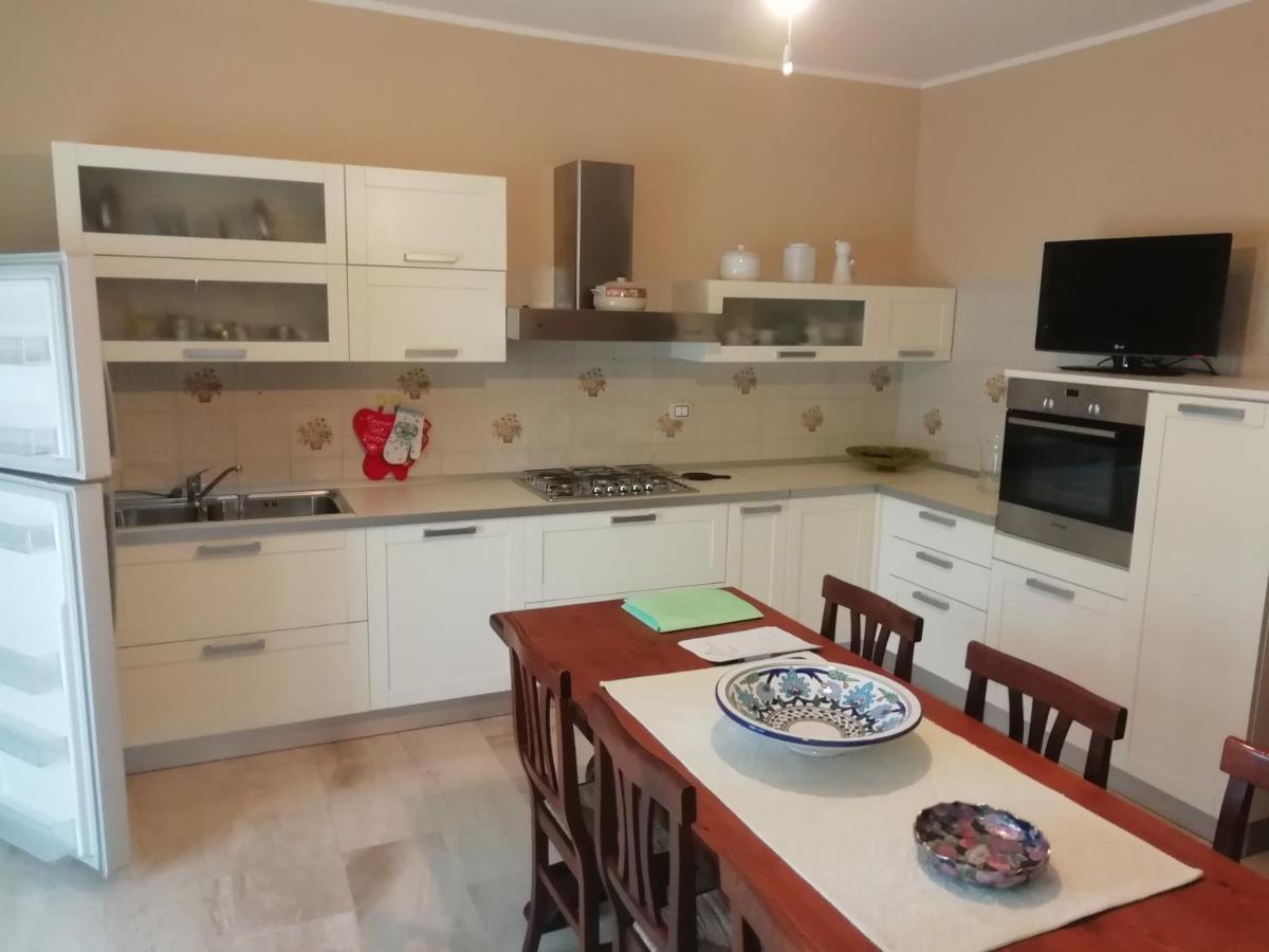 קרבוניה B&B La Regina מראה חיצוני תמונה